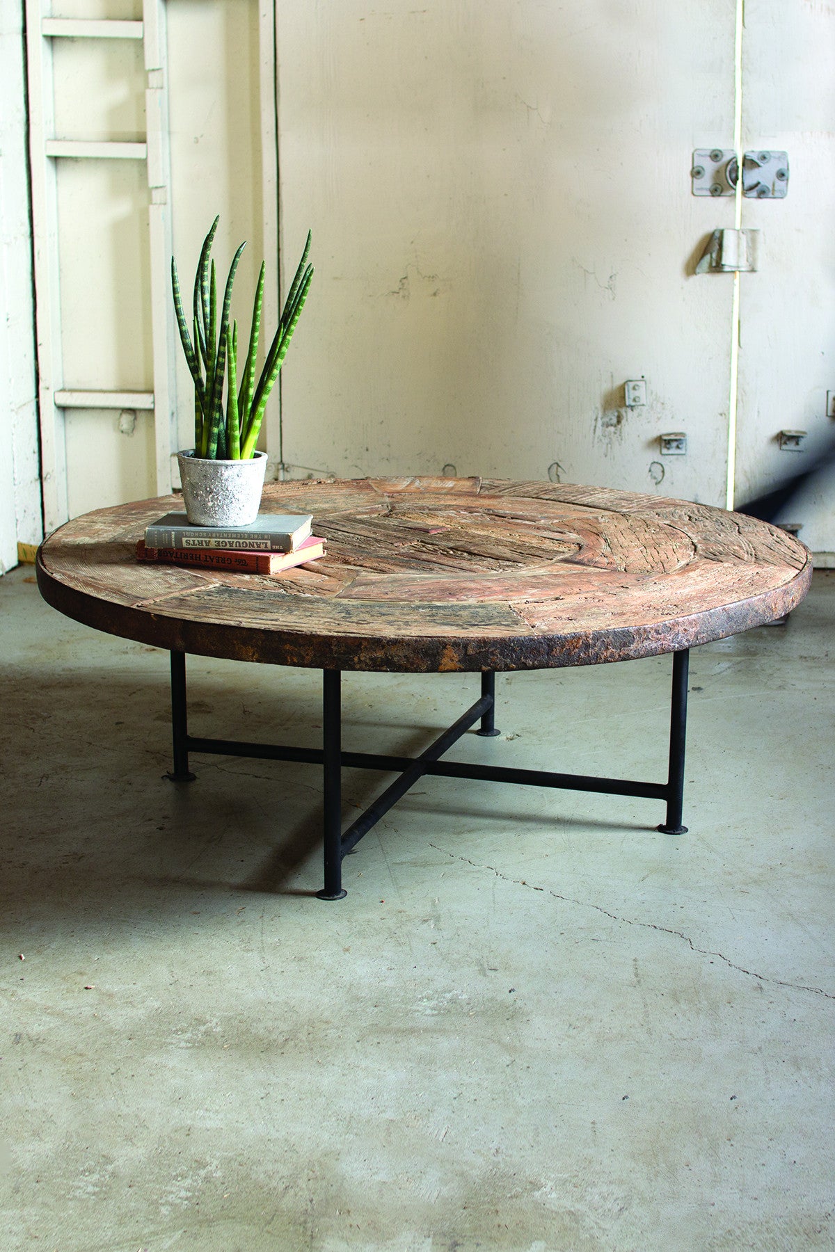 Kalalou Antique Wooden Wagon Wheel Coffee Table w/iron base NBF2225