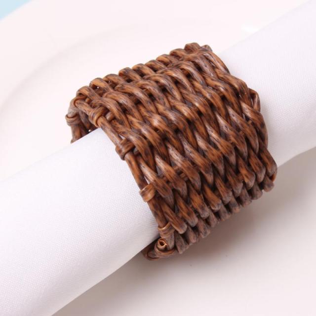 2pcs Minimalist Style Brown 3-ring Wooden Napkin Rings