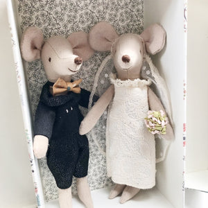 Handmade Bride & Groom Mice Couple - Rustic Edge